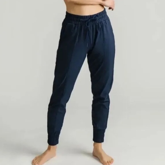 Zyia Perfection High Rise Joggers in Navy Blue - Picture 5 of 13